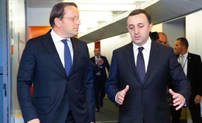 ოლივერ ვარჰეის თქმით, შეხვედრაზე ირაკლი ღარიბაშვილს 12 პრიორიტეტის იმპლემენტაციის დაჩქარებისკენ მოუწოდა