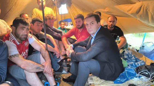 ლევან იოსელიანი ჭიათურაში გაფიცულ და მოშიმშილე მაღაროელებს შეხვდა