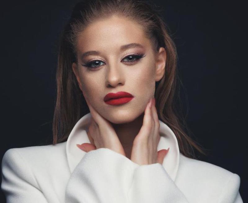 "მწერდნენ, რომ ღირსი არ ვიყავი და ჩემი ოჯახი ამას არ იმსახურებდა... დამემართა პანიკური შეტევები, დამჭირდა ფსიქიატრი" - ირუ ხეჩანოვი ცხოვრებისეულ სირთულეებზე