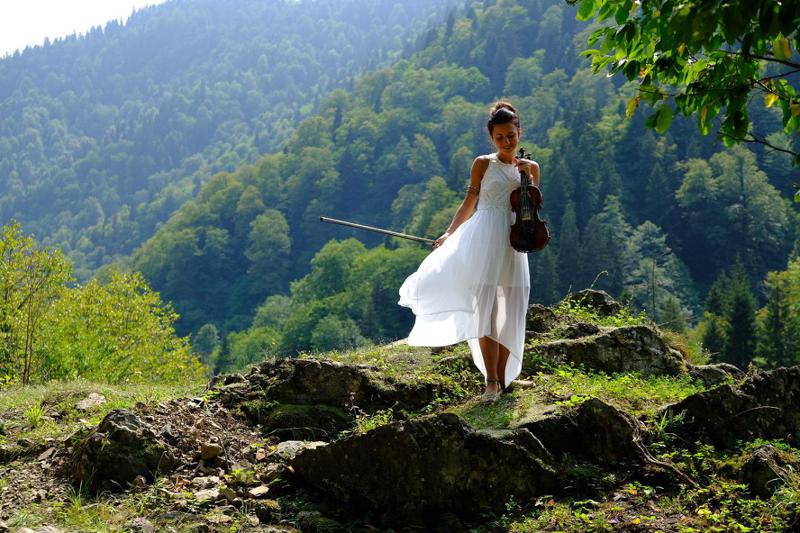 საავტორო მუსიკა თეატრალური პერფორმანსებისთვის, კინოსთვის, ჯგუფისთვის  - გაიცანით ნათია მაღლაკელიძე შთამბეჭდავი კარიერით