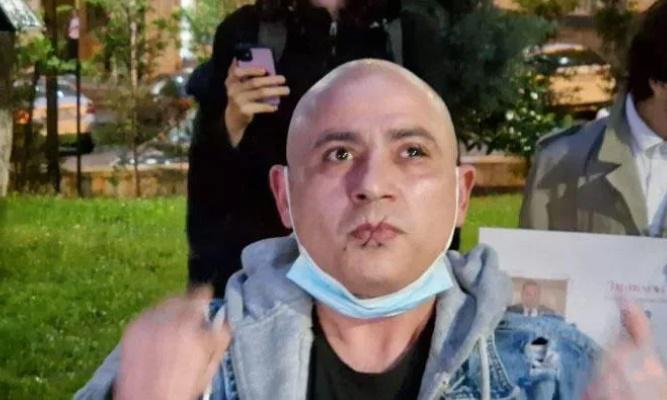 ლაზარე გრიგორიადისის მამამ პირი და თვალი ამოიკერა