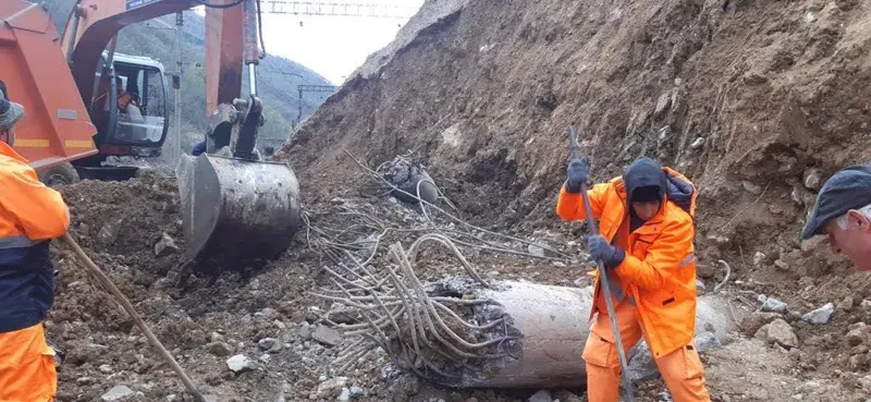 ხარაგაულში მეწყერის ჩამოწოლის გამო სარკინიგზო მიმოსვლა კვლავ შეფერხებულია - უსაფრთხოების უზრუნველყოფისთვის ხვალ ზოგიერთი რეისი გაუქმდება