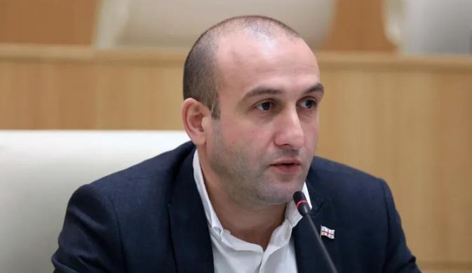 “როგორც ჩანს, ციხე ცვლის ადამიანებს: ნიკა გვარამია გამოსწორდა, ადრე ცუდად იქცეოდა და ახლა კარგად იქცევა, მადლობა “ქართულ ოცნებას?“ - იაგო ხვიჩია