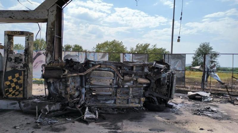 "ცეცხლი ავტომობილს გაუჩნდა, რის შემდეგაც ალი სადგურზე გადავიდა" - რას ამბობენ ადგილზე: ბენზინგასამართ სადგურზე მომხდარი შემთხვევის ფოტოები