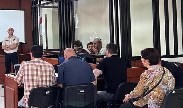 რა ხდება ზღვაში დაღუპული 16 წლის ლუკა აბულაძის საქმეზე მიმდინარე პროცესზე - დაკავებულები დუმილის უფლებას იყენებენ