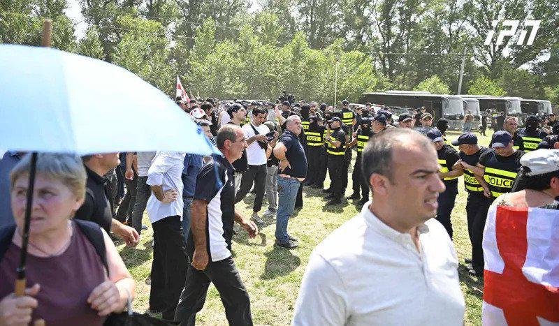 "თბილისის პრაიდის" მოწინააღმდეგეთა ნაწილი ლისის ტბიდან რუსთაველის გამზირზე გადანაცვლებას აპირებს, ნაწილი კი, კვლავ ლისის ტბის ტერიტორიაზე რჩება