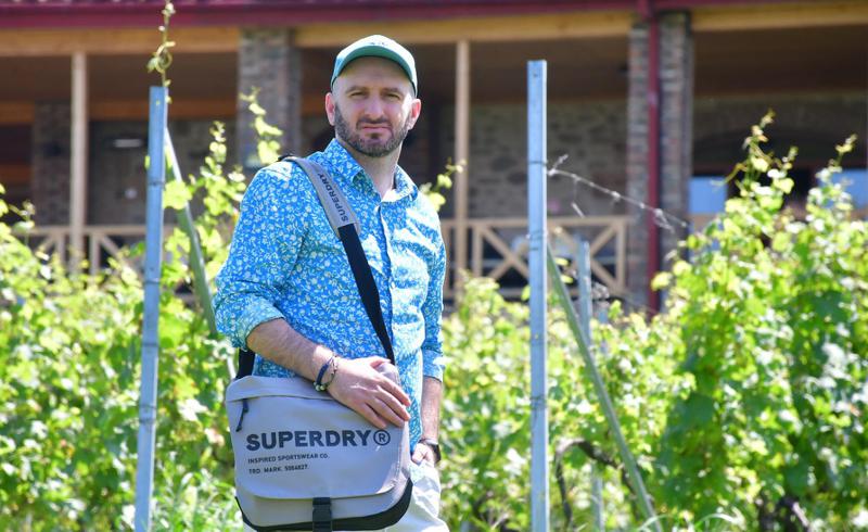 "შფოთვითი აშლილობა და ობსესიურობა სწორედ მაშინ ჩაისახა ჩემში და მერე, ნელ-ნელა გამძაფრდა...  ნუ ჩააცმევთ ბავშვებს ხუთი ზომით დიდ განცდას, ათი ზომით დიდ ფიქრებს" - გიორგი კეკელიძე