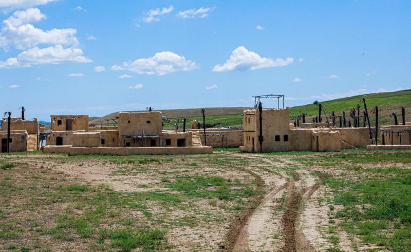 დეკორაციული სოფელი საქართველოში, სადაც 15 მილიონიანი, სკანდალად ქცეული ფილმი გადაიღეს - მისტიური ადგილი, რომლის შესახებ შესაძლოა, ბევრმა არ იცოდეს (ფოტოები)