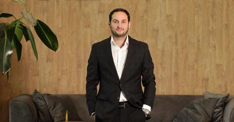 წარმატებული ბიზნესი და ოჯახი - როგორ ამყარებს ბალანსს ახალგაზრდა ბიზნესმენი ბექა ხოფერია სამსახურსა და ოჯახურ ცხოვრებას შორის