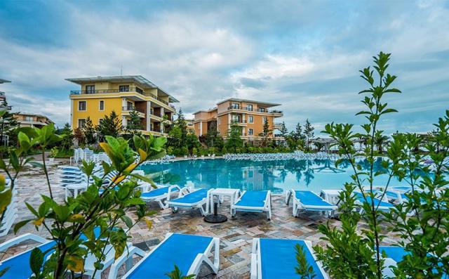 "გარდაცვლილი 5 წლის ბიჭია, დედა-შვილი ქუთაისიდან იყო ჩამოსული... დახრჩობის მომენტი არავის დაუნახავს" - რას ჰყვებიან ჩაქვში, სასტუმროში მომხდარ ტრაგედიაზე