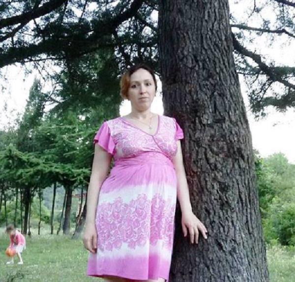 თბილისში, 35 წლის მშობიარე ქალის გარდაცვალების საქმეზე სასამართლომ ორი პირი დამნაშავედ ცნო: "მორიგე ექიმმა დამძიმებული პაციენტი შეჩერებული ლიცენზიის მქონე ექიმს გადააბარა"