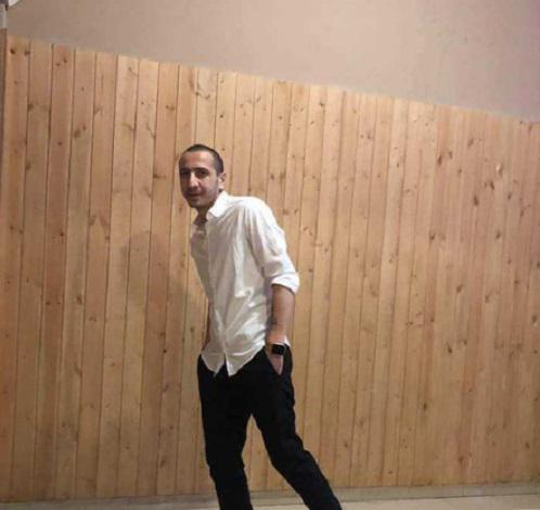 "სახლიდან გავიდა და დაიკარგა ჩემი შვილი... პრობლემა ჰქონდა ამ ბოლო დროს, თან არაფერი წაიღო, წერილი დატოვა..." - თბილისში ახალგაზრდა მამაკაცს ეძებენ