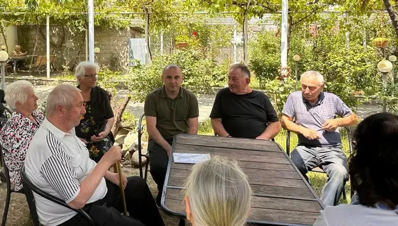 "მინიმალური პენსია სწრაფად უნდა გახდეს 400 ლარი, 65 წლიდან და მაღალმთიანებისთვის 600 ლარამდე, ასევე უნდა მოხდეს საპენსიო სესხების ჩამოწერა" - ხაბეიშვილი