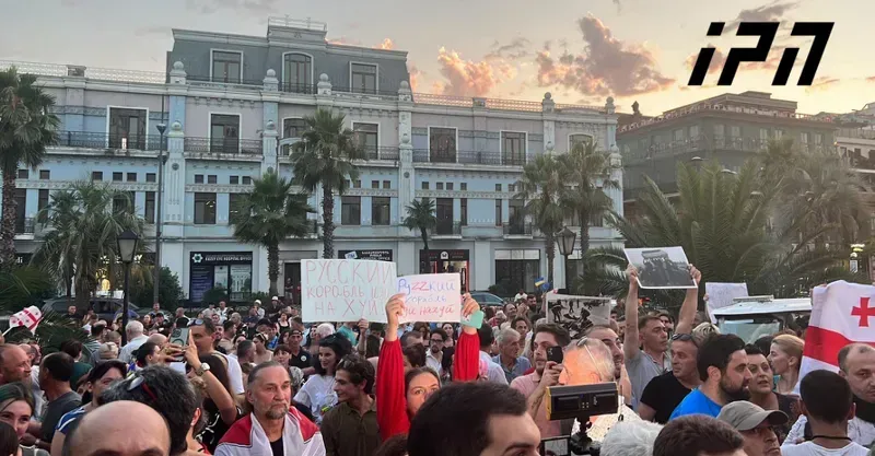 სოჭიდან წამოსული საკრუიზო ლაინერის ბათუმის პორტში შემოსვლას აქციით აპროტესტებენ