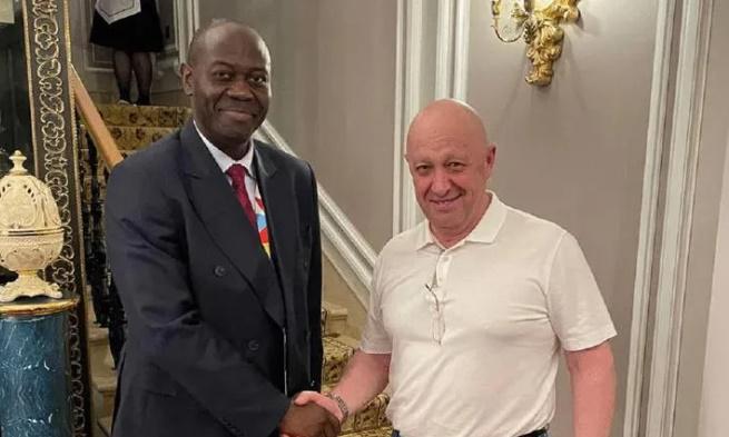 "ნაცნობ სახეებს ვხედავთ" - ევგენი პრიგოჟინი პეტერბურგში მიმდინარე, რუსეთ-აფრიკის სამიტზე გამოჩნდა