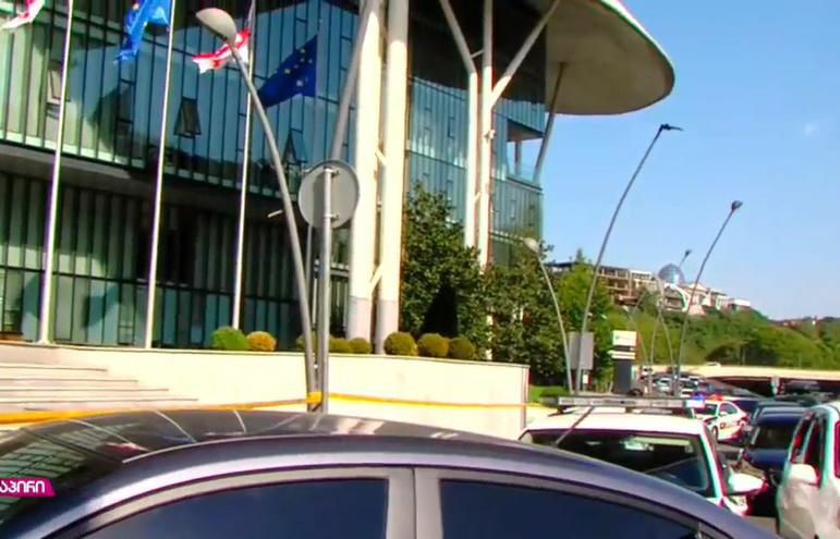 თბილისში, იუსტიციის სახლში ევაკუაცია გამოცხადდა