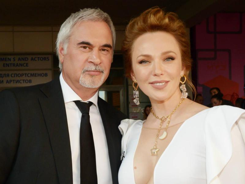 20 წლიანი ურთიერთობის დასასრული: ვალერი მელაძე ცოლს შორდება - "ჯანაბაევა განქორწინებაზე უარს ამბობდა, რადგან თვლიდა, რომ ეს ფინანსურად მტკივნეული საკითხი იქნებოდა"