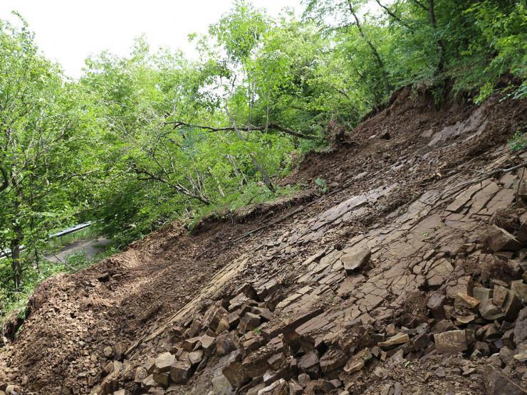 "სოფელ შოვის მიმართულებით დაზიანებული გზის გაწმენდისა და აღდგენის სამუშაოები უმოკლეს ვადებში დაიწყება" - საავტომობილო გზების დეპარტამენტი