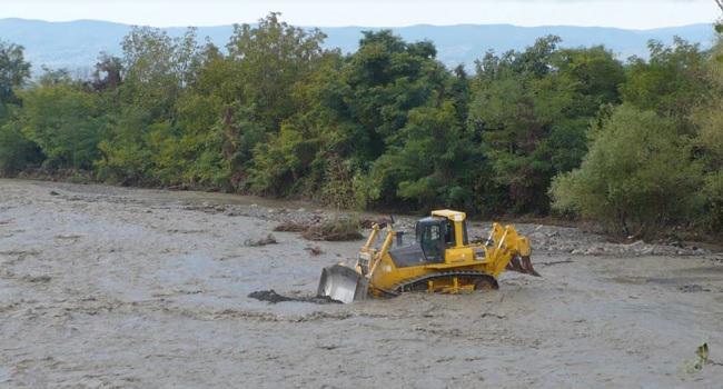 "ახლა კარგად ვართ, მეწყერიც შეჩერებულია, რაც მთავარია, მსხვერპლი არ არის" - შოვში ჩამოწოლილ მეწყერს, ადილობრივების ინფორმაციით, მხვერპლი არ მოჰყოლია