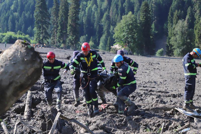 შოვში, სტიქიის შედეგად გარდაცვლილთა რაოდენობა შვიდამდე გაიზარდა: მაშველებმა კიდევ ერთი ადამიანის ცხედარი იპოვეს