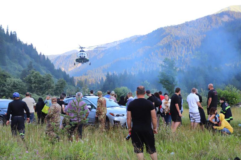 "ამწუთას შეფრინდა ვერტმფრენი, რომელიც მოახდენს ცხედრების გადმოსვენებას პროზექტურის მიმართულებით" - თემურ მღებრიშვილი