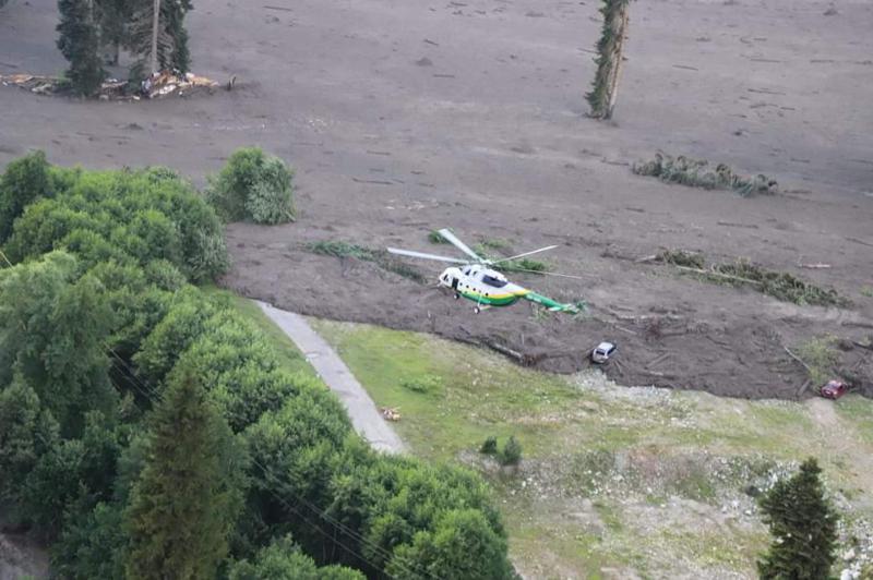 "ახლახან ქალისა და ბავშვის ცხედრები იპოვეს... უკვე 6 მიცვალებულია ნაპოვნი, უმეტესობა ქალები არიან" - რას ჰყვება სტიქიის ადგილზე მყოფი მოქალაქე?