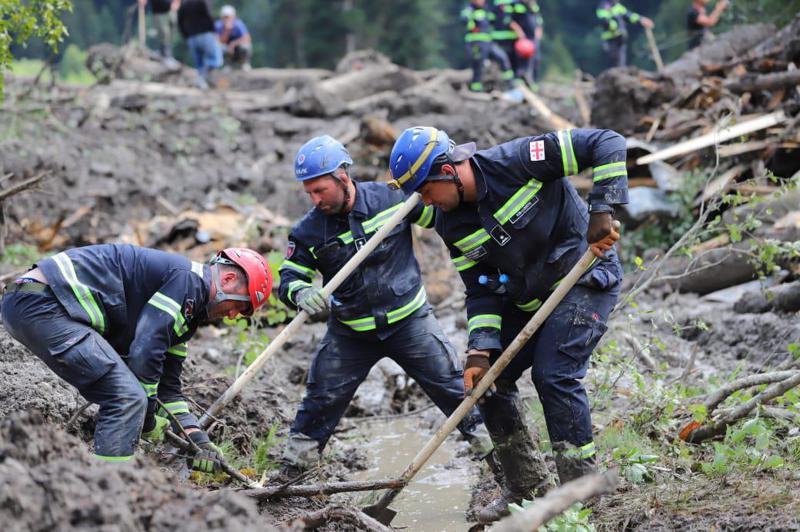 მაშველებმა დღეს 5 ცხედარი იპოვეს, რომლებიც ერთი და იგივე, ე.წ. კოტეჯების ლოკაციაზეა ნაპოვნი - საერთო ჯამში სტიქიის ზონაში 16 ცხედარია მოძიებული