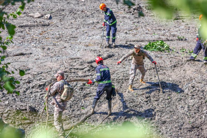 "იმ პერიმეტრზე, სადაც ცხედრები იპოვეს, ვპოულობთ პირად ნივთებს" - თემურ მღებრიშვილი