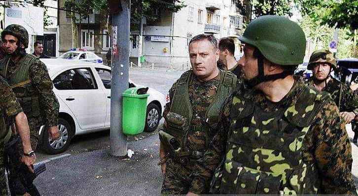 "3 დღე წინ რომ მიდიხარ და მესამე ღამეს იძულებული ხდები, უკან დაიხიო, ეს უმძიმესია..." -  გენერალი ზაზა გოგავა აგვისტოს ომის ურთულეს დღეებს იხსენებს