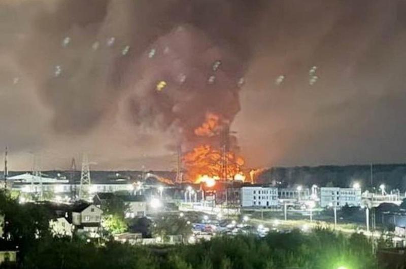 მასშტაბური ხანძარი მოსკოვის მახლობლად, ქალაქ ოდინცოვოში - "ტელეგრამში" გავრცელდა ფოტოები, რომელშიც ცეცხლი საცხოვრებელი კორპუსების თავზე ჩანს