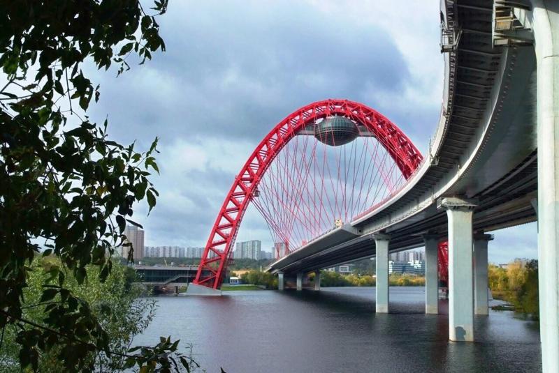 კიდევ ერთი აფეთქება მოსკოვში - მარშალ ჟუკოვის გამზირზე მდებარე ხიდის ტერიტორიაზე, სავარაუდოდ, დრონი აფეთქდა