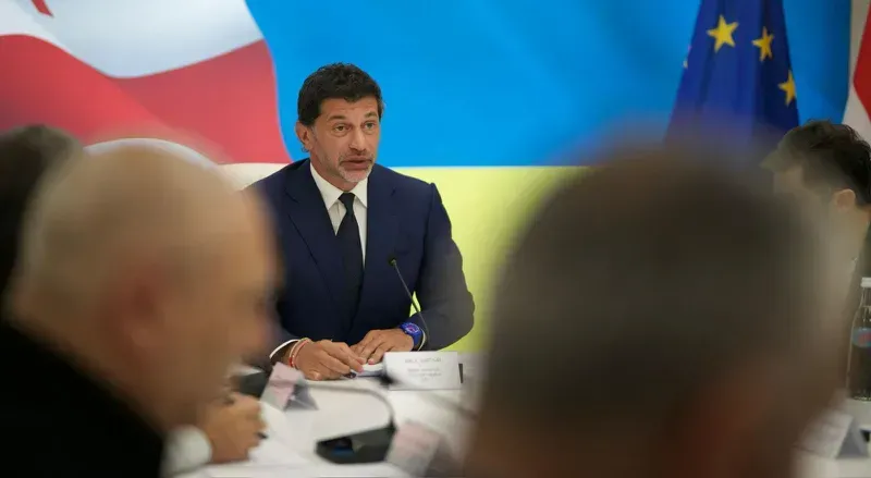 "ჭაბუა ამირეჯიბის გზატკეცილზე მდებარე კლდოვან ფერდზე ქვათაცვენა დაფიქსირდა - დამცავი ბადეები მოიხსნება და ახალი თანამედროვე პროექტი განხორციელდება" - კალაძე