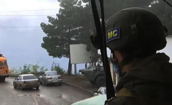 არეულობა მთიან ყარაბაღში - აქტივისტებმა რუსი სამშვიდობოების ბაზასთან მისასვლელი გზა გადაკეტეს