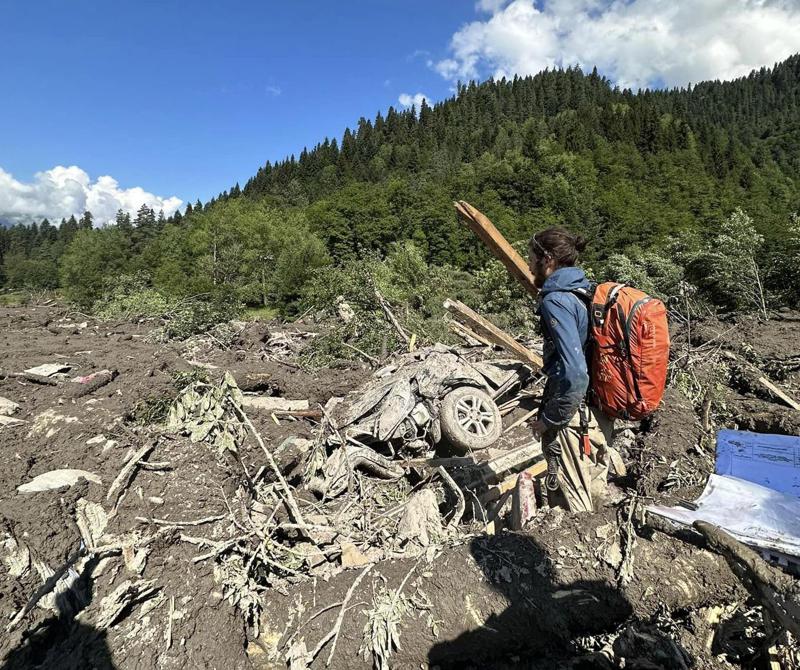 "მახსოვს ერთი ბიჭი, გოგოს სახელს მეუბნებოდა, იქნებ ზემოთ იყოსო... იმ ბიჭს ხმა გაუტყდა, თითქოს რეალობას შევაჯახე" - რას ჰყვება მთამსვლელი, რომელიც სტიქიის ზონაში პირველ წუთებში მივიდა