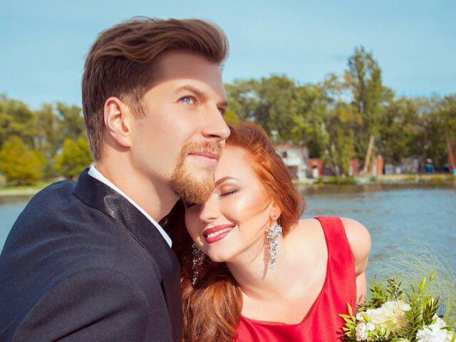 "მე თვითონ არ მჯერა იმის, რასაც ახლა ვწერ" - ცნობილი უკრაინელი მსახიობი ოლექსი ხილსკი ოკუპანტებთან ბრძოლისას დაიღუპა: რას წერს მისი მეუღლე?