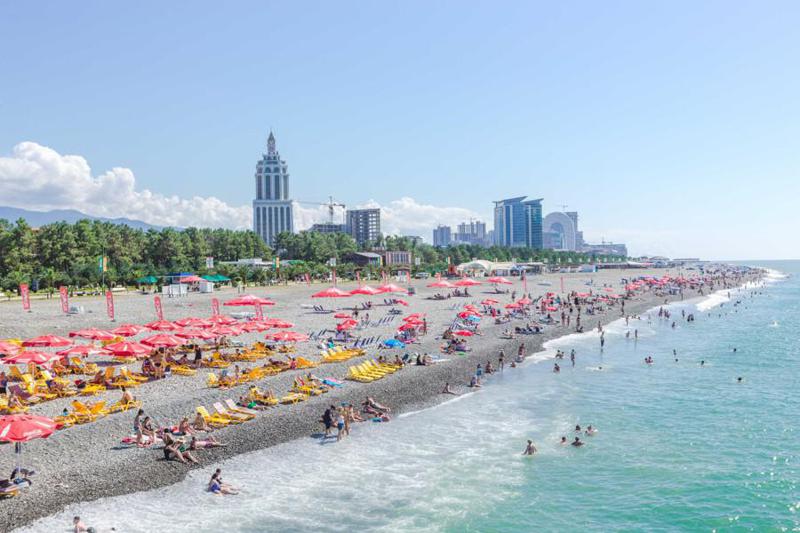 "რუსეთის სპეცსამსახურები საქართველოში თავს ისე გრძნობენ, როგორც ოაზისში...  ის, რაც ხდება ბათუმში, მიზანმიმართული სპეცოპერაციაა" - რას შეიძლება ცდილობდეს კრემლი აჭარაში რუსების მასობრივი ჩასახლებით?