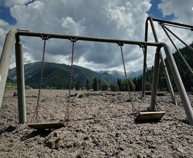 სტიქიის ზონაში ნაპოვნი ცხედარი, სავარაუდოდ, მცირეწლოვანს ეკუთვნის