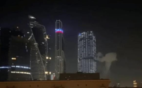 კიევმა მოსკოვზე დრონებით მორიგი თავდასხმა სცადა, ერთ-ერთი დრონი "მოსკოვი-სიტის" შენობას შეეჯახა - რა ინფორმაციას ავრცელებს რუსეთის თავდაცვის უწყება?