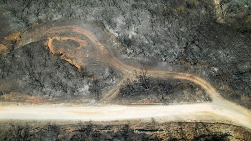 ტყის ხანძრის გამანადგურებელი შედეგი - ფოტო, სადაც საბერძნეთში ამ ზაფხულს გაჩენილი ხანძრის მასშტაბი ჩანს