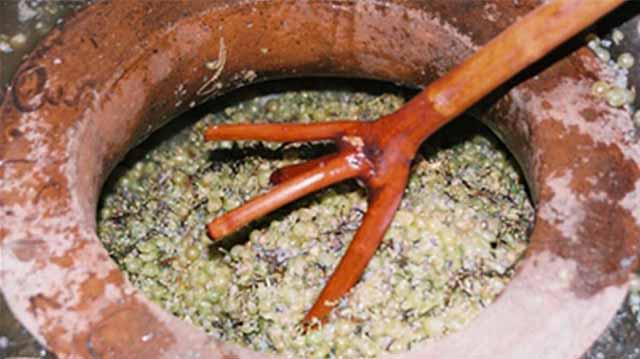 "ადამიანი ქვევრში კი არ იგუდება, სპირტიანობამ, ტოქსიკურმა აირმა შესაძლოა მას გული გაუჩეროს" - რას ამბობს მეღვინე ე.წ. ჭაჭის აირზე, რომელმაც ბაღდათში 2 ადამიანი იმსხვერპლა