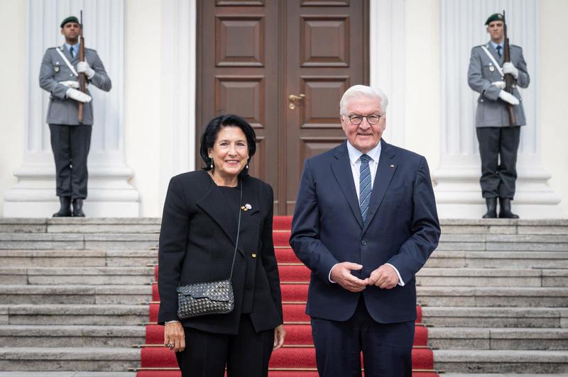 "მადლობა ფრანკ-ვალტერ შტაინმაიერს ამ შეხვედრისთვის, რომლითაც დაიწყო ჩემი ევროპული ტურნე" - სალომე ზურაბიშვილი