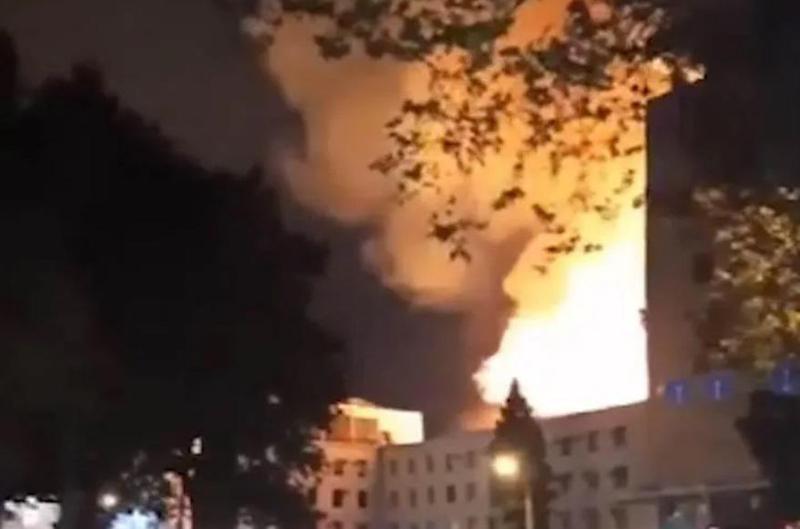 თბილისში, არქივის მიმდებარე ტერიტორიაზე ხანძარია (ვიდეო)