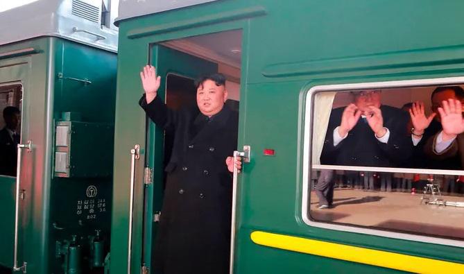 რა არის ცნობილი კიმ ჩენ ინის მატარებლის შესახებ: "ტყვიაგაუმტარი ციხესიმაგრე", რომლის ინტერიერიც გასაიდუმლოებულია და ქართველი, რომელმაც წლების წინ კორეელ ლიდერთან ერთად იმგზავრა?