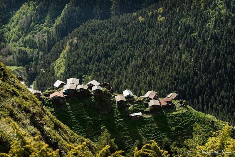 დოჭუ - კლდის ქიმზე "ამოსული" მეომართა სოფელი