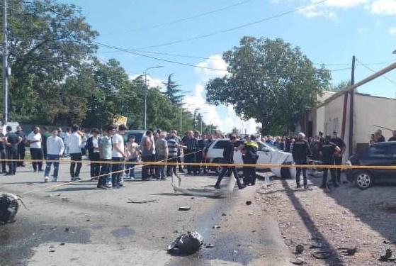 "ისეთი სისწრაფით დაეჯახა, მანქანას ძრავაც კი მოგლეჯილი აქვს... გარდაცვლილი თონეში მომუშავე ქალია, რომელიც გარეთ იყო გამოსული" - რას ჰყვებიან საგარეჯოელები?