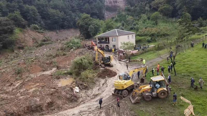 "ჯერ სპეციალისტები იტყვიან გურიაში დაზიანებულ სახლებში ცხოვრება სახიფათოა თუ არა" - მთავრობის განმარტება დაზარალებულებისთვის ბინების გადაცემაზე