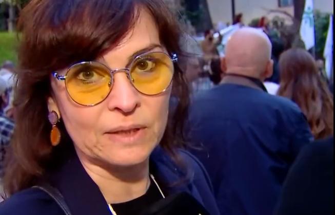 "ძალიან ფრთხილად იყავით, ნუ გვაპირისპირებთ ერთმანეთს, დესტრუქციას ნუ თესავთ" - აქციაზე მყოფი ნინო კასრაძე