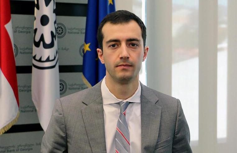 ეროვნული ბანკის ვიცე-პრეზიდენტი პაპუნა ლეჟავა გადადგა