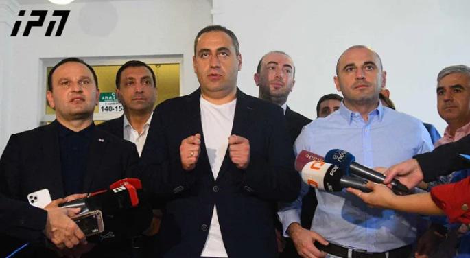 "დღეს, 19:00 საათზე შევიკრიბოთ პარლამენტის წინ..." - "სტრატეგია აღმაშენებელმა“ და "ნაციონალურმა მოძრაობამ“ პარლამენტთან აქცია დააანონსა