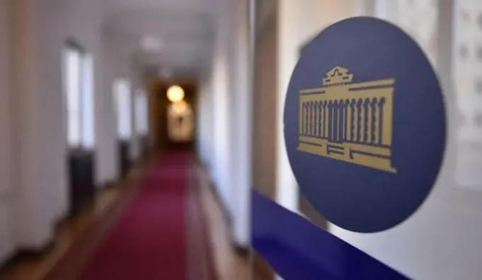 პარლამენტის შენობაში უსაფრთხოების წითელი დონე ამოქმედდა